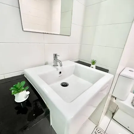 R 1-5Pax Cozy Home Setiaalam 100Mpswifi&Tv Trefoil Setia Alam Exterior photo