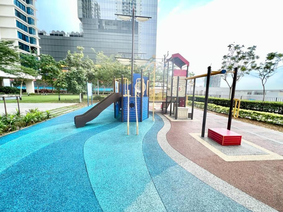 Apartment R 1-5pax Cozy Setiaalam 100mpswifi&tv Trefoil