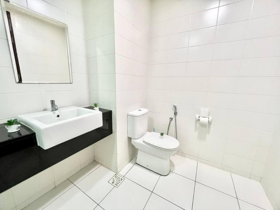 Apartment R 1-5pax Cozy Setiaalam 100mpswifi&tv Trefoil *